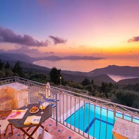 Sleeps 6 With Pool And Air Con Villa Defaranata