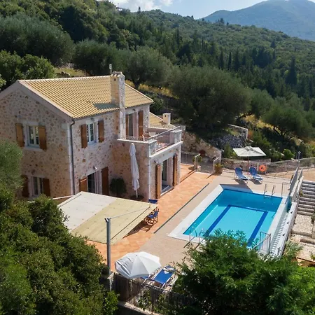 Sleeps 6 With Pool And Air Con Villa