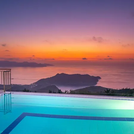 Villa Sleeps 6 With Pool And Air Con *