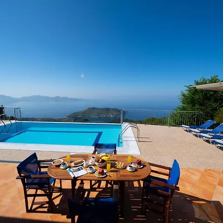 Sleeps 6 With Pool And Air Con Villa