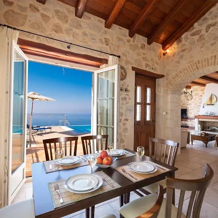 Sleeps 6 With Pool And Air Con Villa Defaranata