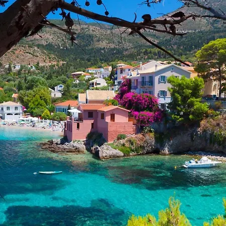 Sleeps 6 With Pool And Air Con Defaranata