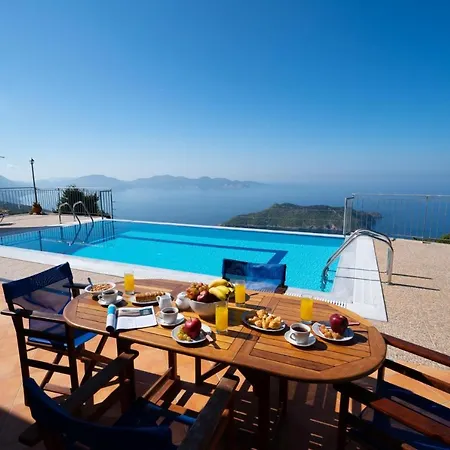 Sleeps 6 With Pool And Air Con *