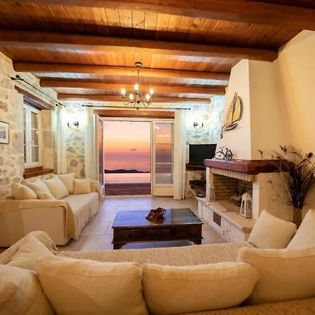 Sleeps 6 With Pool And Air Con Villa Defaranata